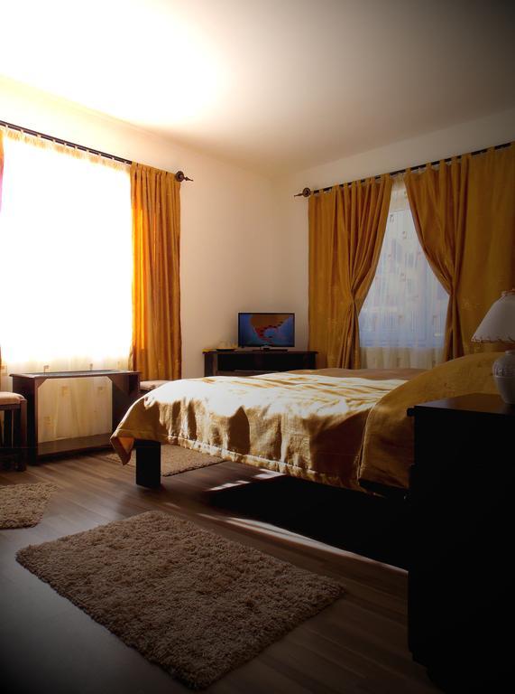 Casa Olteanu Pension Moieciu de Jos Habitación foto